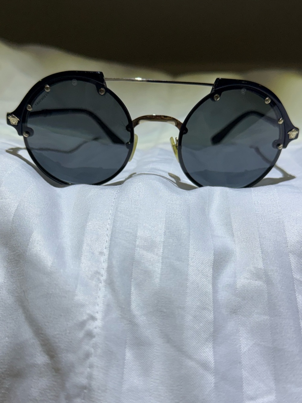 Versace 4337 GB1/87 Black Gold Round Sunglasses - Picture 2 of 8